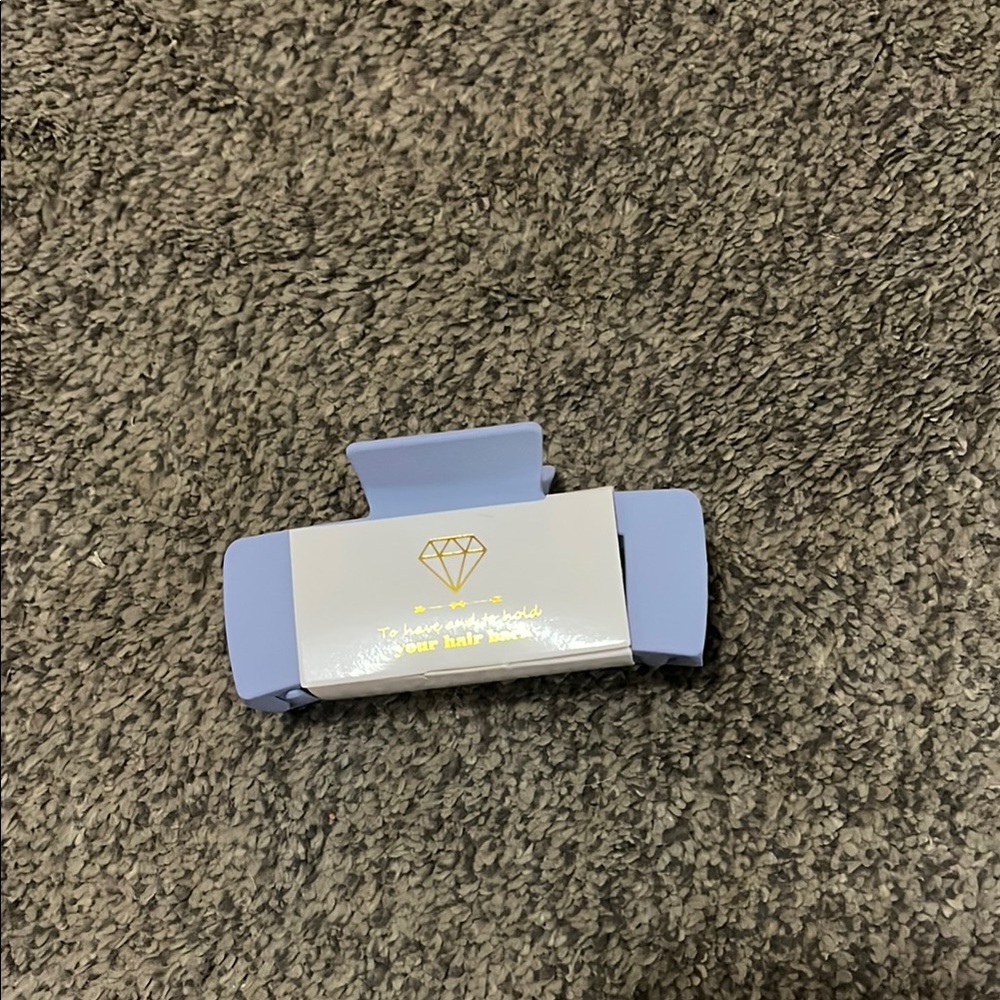 Light blue claw clip